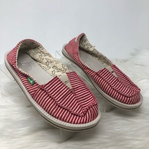 Sanuk Red & Cream Striped sidewalk Surfers